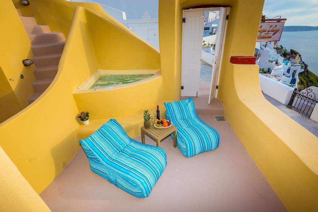 Alma Libre Suites Fira  Exterior photo